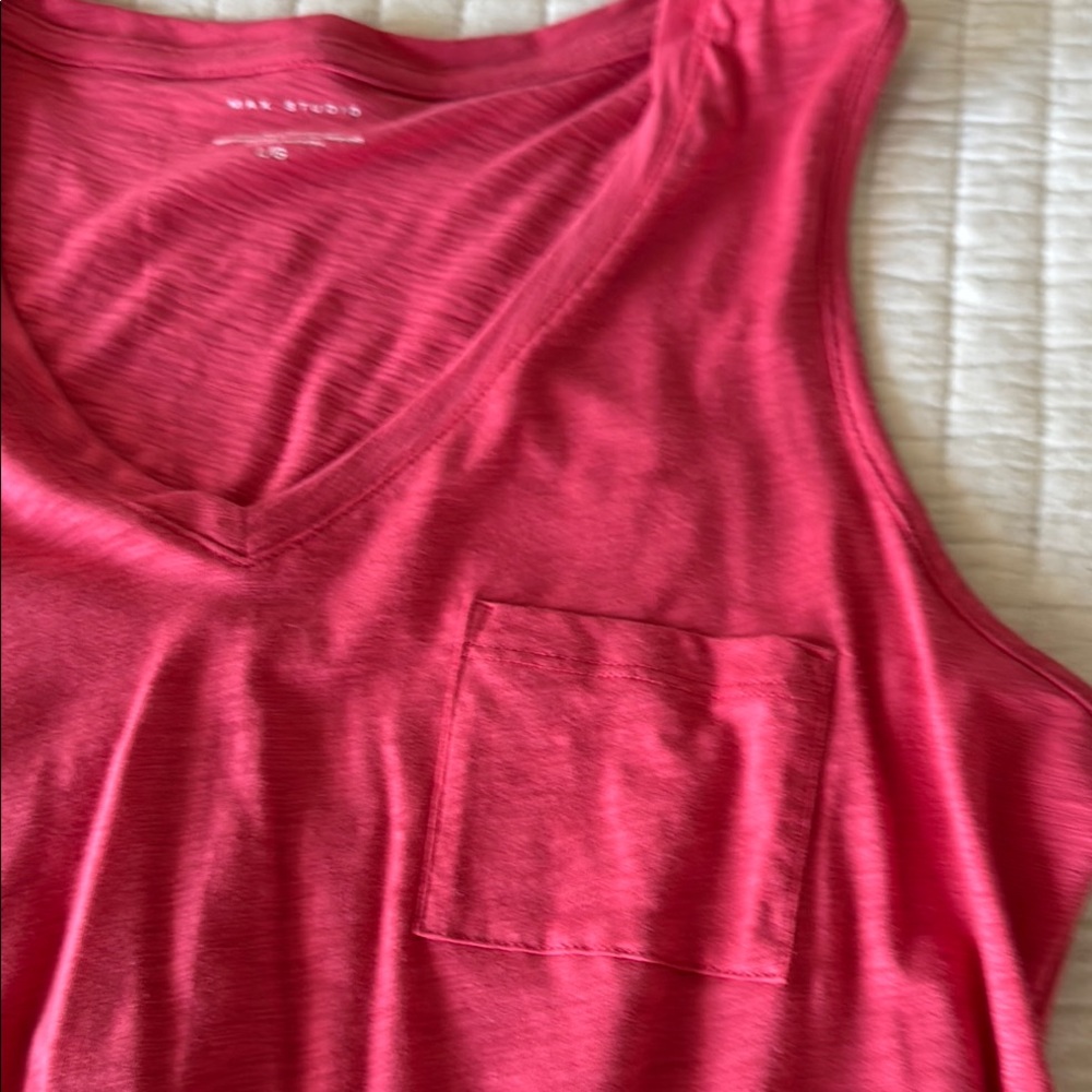 Women's Lt Red Sleeveless Top - Picture 3 of 3